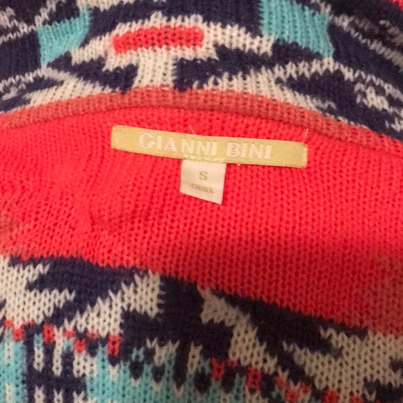 Aztec Poncho - Picture 3 of 3